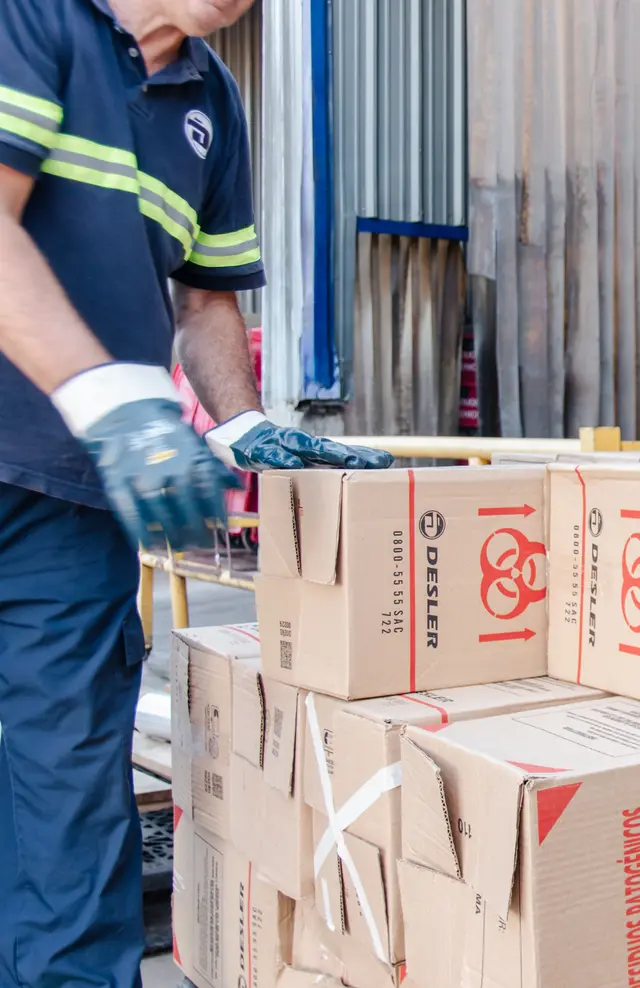 Pathogenic waste transport - Desler biohazard containers